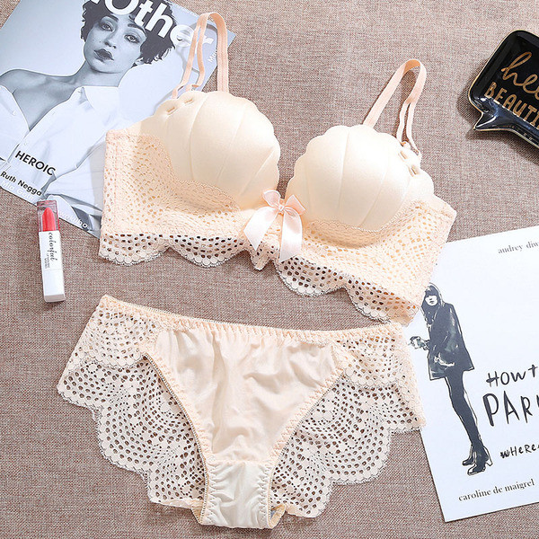 Új kétrészes fehérnemű szett csipkével több színben