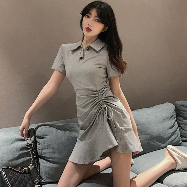 Női alkalmi ruha rövid ujjú szürke és fekete színben