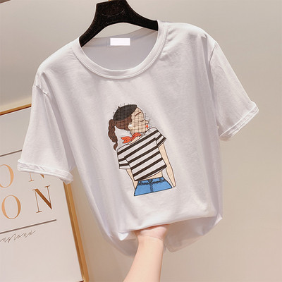 Több színben rátéttel ellátott női póló