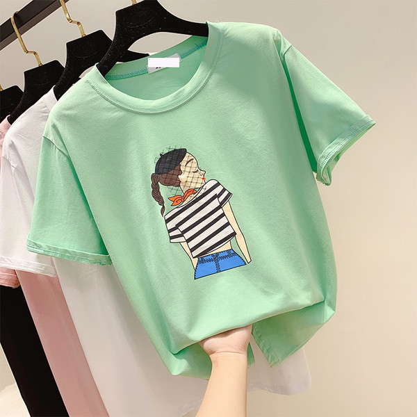 Több színben rátéttel ellátott női póló