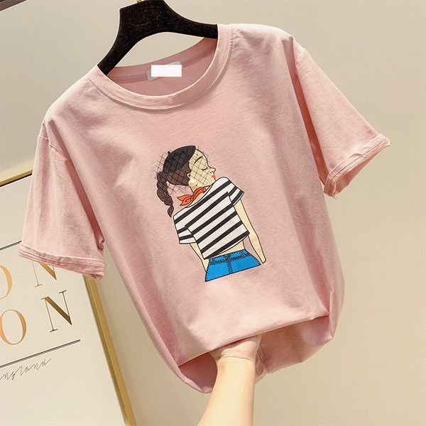 Több színben rátéttel ellátott női póló