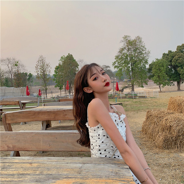 Nyári női ruha fehér színben, rátéttel