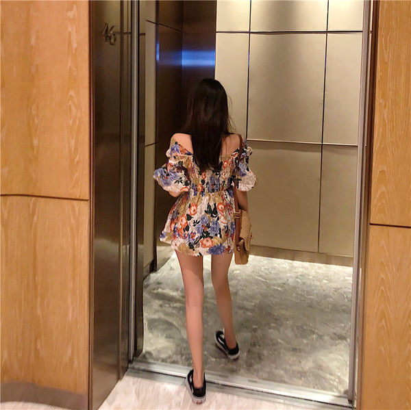 Cămașă modernă, colorată, cu umerii goi