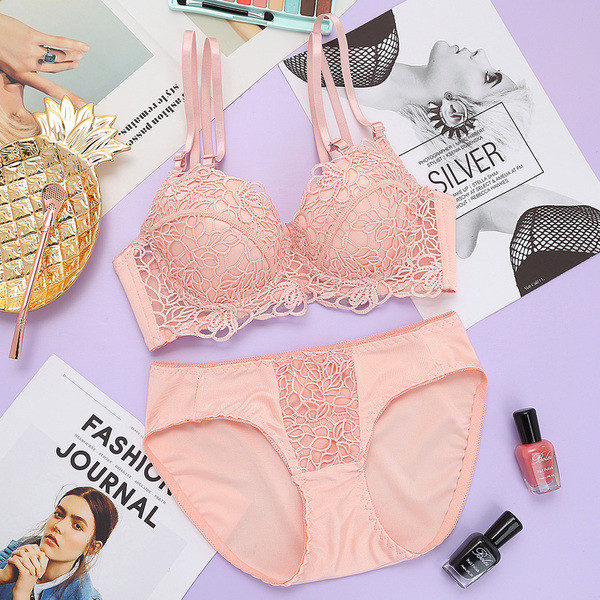 Stílusos női kétrészes fehérnemű szett csipkével több színben