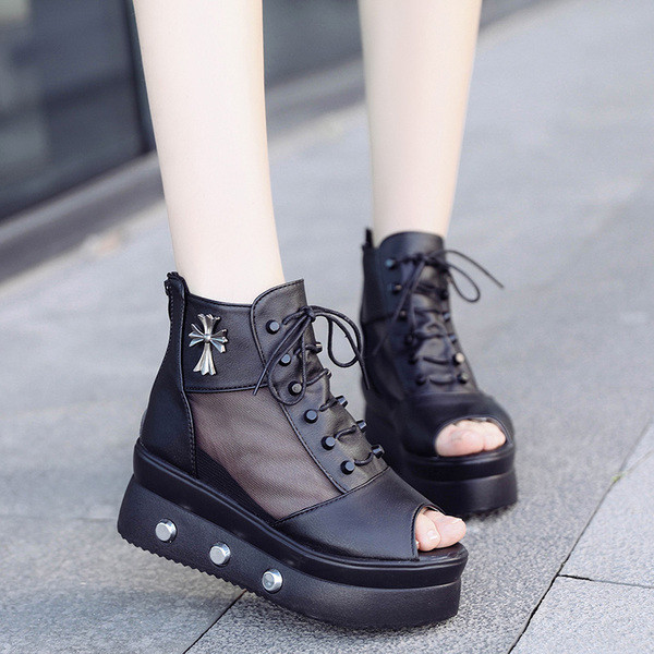 Stílusos női szandál platformmal, két modellben