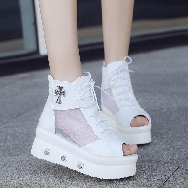 Stílusos női szandál platformmal, két modellben