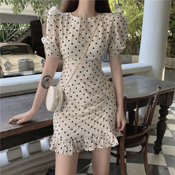 Két színben pöttyös, rövid ujjú női ruha