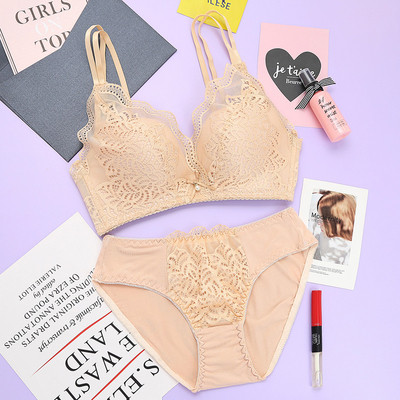 Stílusos fehérnemű szett több színben