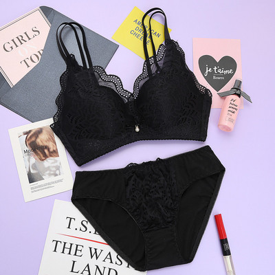 Stílusos fehérnemű szett több színben