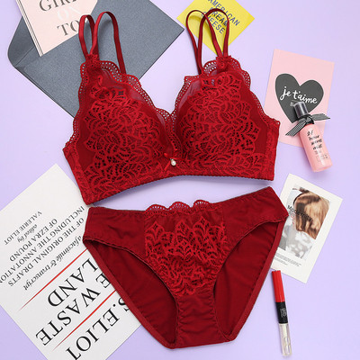 Stílusos fehérnemű szett több színben