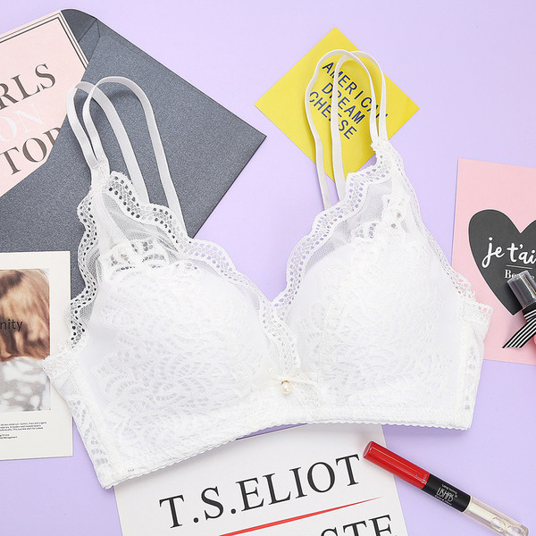 Stílusos fehérnemű szett több színben