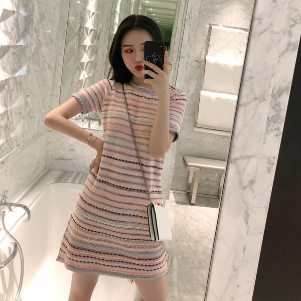 Női csíkos alkalmi ruha rövid ujjal