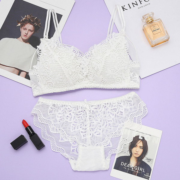 Intim kétrészes fehérnemű csipkével több színben