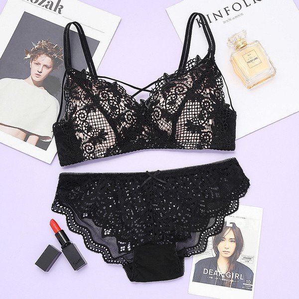 Intim kétrészes fehérnemű csipkével több színben