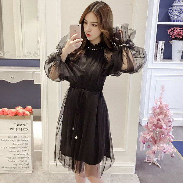 Stílusos női ruha csipkével, fekete, bézs és rózsaszín színben