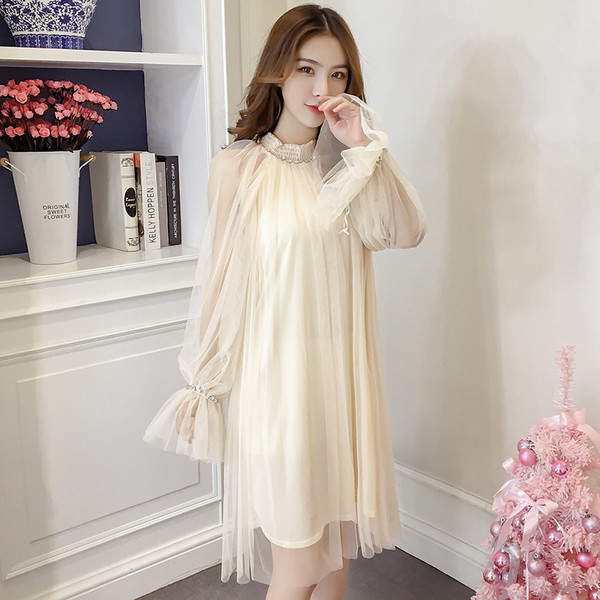 Stílusos női ruha csipkével, fekete, bézs és rózsaszín színben