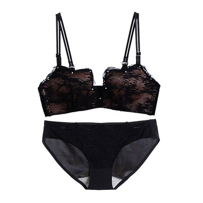 Lenjerie intimă în două părți în negru, alb și roz