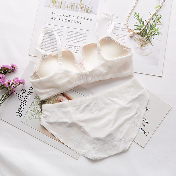 Lenjerie intimă în două părți în negru, alb și roz