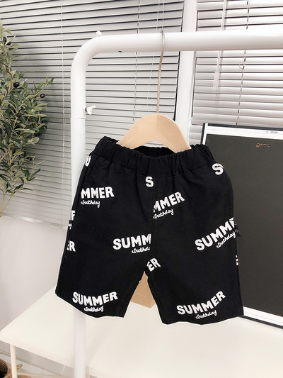 Gyermek rövidnadrág fiúknak fekete színben, feliratokkal