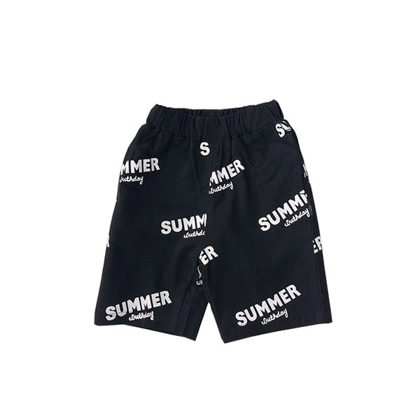 Gyermek rövidnadrág fiúknak fekete színben, feliratokkal
