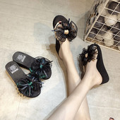 Modern női papucs szalaggal, két színben