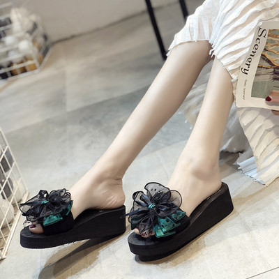 Modern női papucs szalaggal, két színben