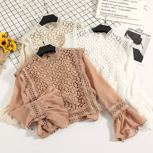 Női ing csipkével és lótusz ujjal