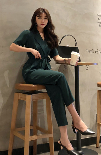 Стилен дамски гащеризон с V-образно  деколте в три цвята 