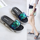 Új modell női flitterekkel, két színben