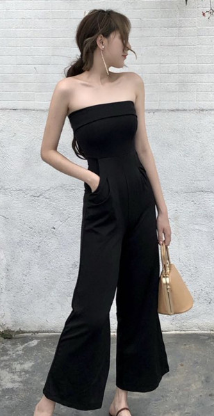 Стилен дамски гащеризон без ръкави в черен цвят 