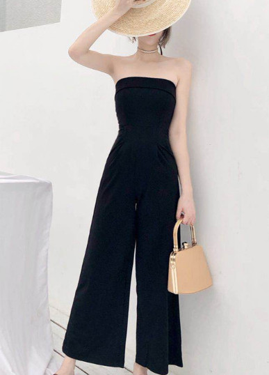 Стилен дамски гащеризон без ръкави в черен цвят 