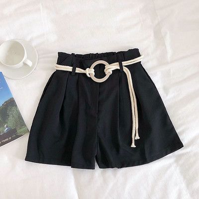 Stílusos női rövidnadrág magas derékkal és övvel, három színben