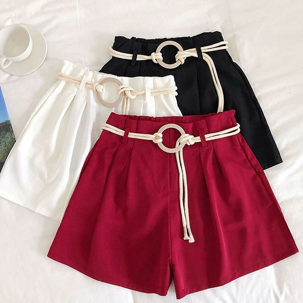 Stílusos női rövidnadrág magas derékkal és övvel, három színben
