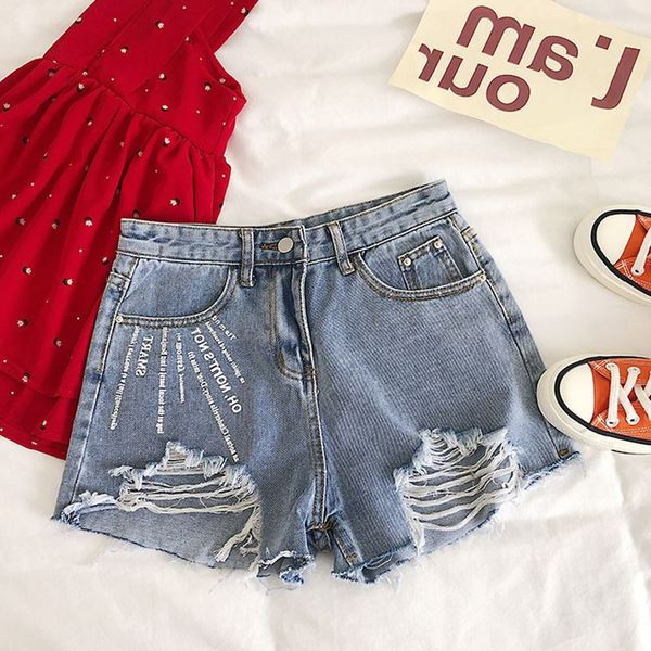 Blugi scurti de damă casual cu o inscripție