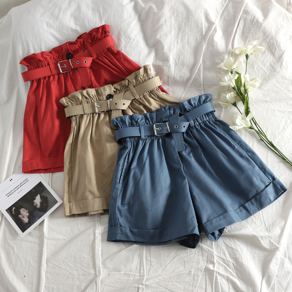 Дамски къси панталони с висока талия и колан  в  няколко  цвята