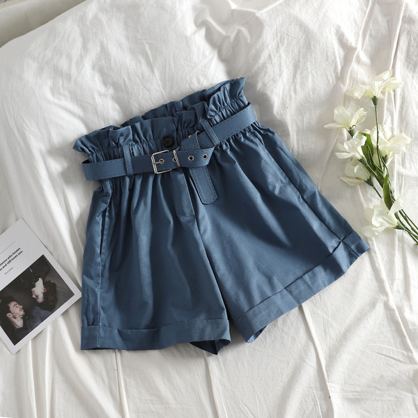 Дамски къси панталони с висока талия и колан  в  няколко  цвята