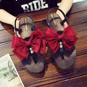 Modern női szandál szalaggal és gyöngyökkel több színben