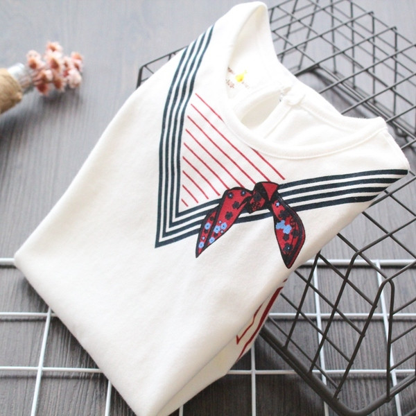 Alkalmi gyerekruha lányoknak fehér színben és színben