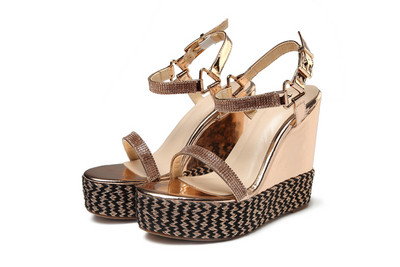 Stílusos női szandál állvánnyal, két színben kövekkel