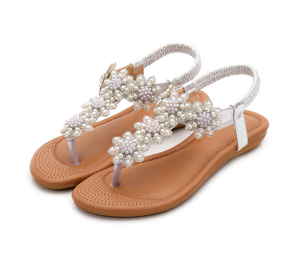 Alkalmi női szandál gyöngyökkel több színben