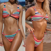 Színes női fürdőruha két részből