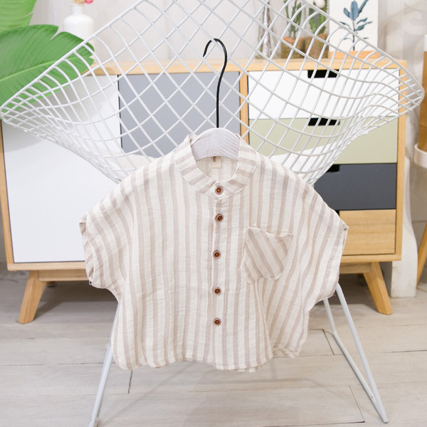 Stílusos gyereking fiúknak zsebbel és gombokkal