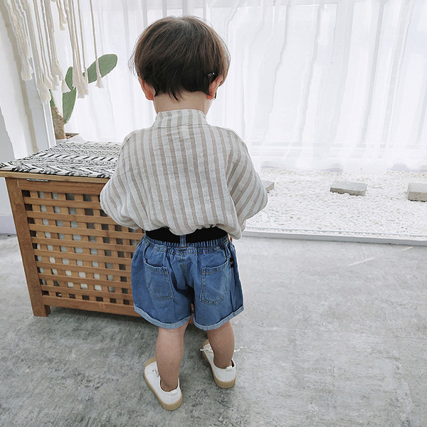 Stílusos gyereking fiúknak zsebbel és gombokkal