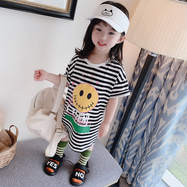 Csíkos gyerekruha, rátéttel lányoknak