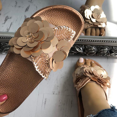 Ежедневни дамски чехли в три цвята с 3D елемент