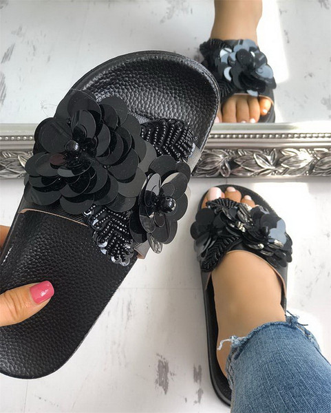 Alkalmi női papucs három színben 3D elemmel