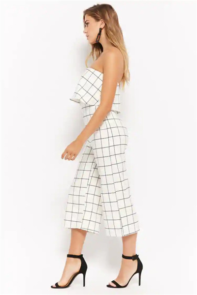 Stílusos női kockás overál fehér színben