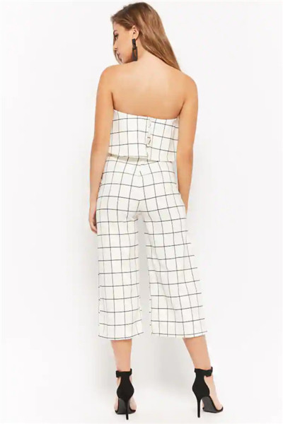 Stílusos női kockás overál fehér színben