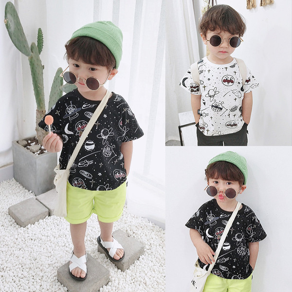 Napi gyerek póló fiúknak fekete-fehérben, rátéttel