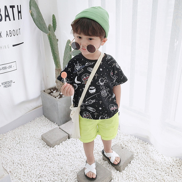 Napi gyerek póló fiúknak fekete-fehérben, rátéttel